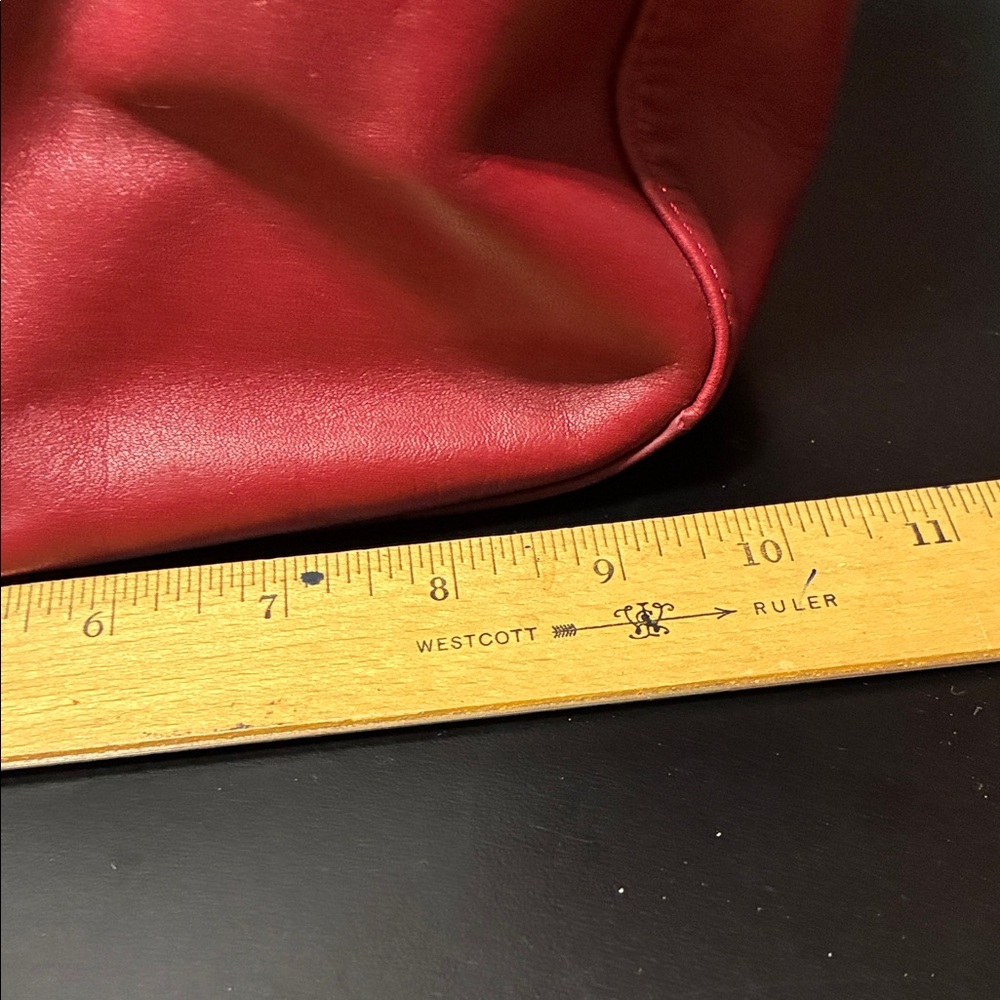 St. John’s Bay vintage Red Leather Shoulder Bag - Picture 2 of 16